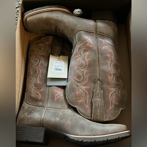 Ariat women’s size 11 cowboy boots new